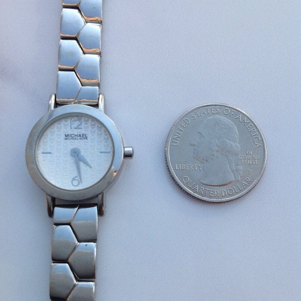Michael Kors Watch Branded Face Silver Bracelet for Ladies - Picture 7 of 16